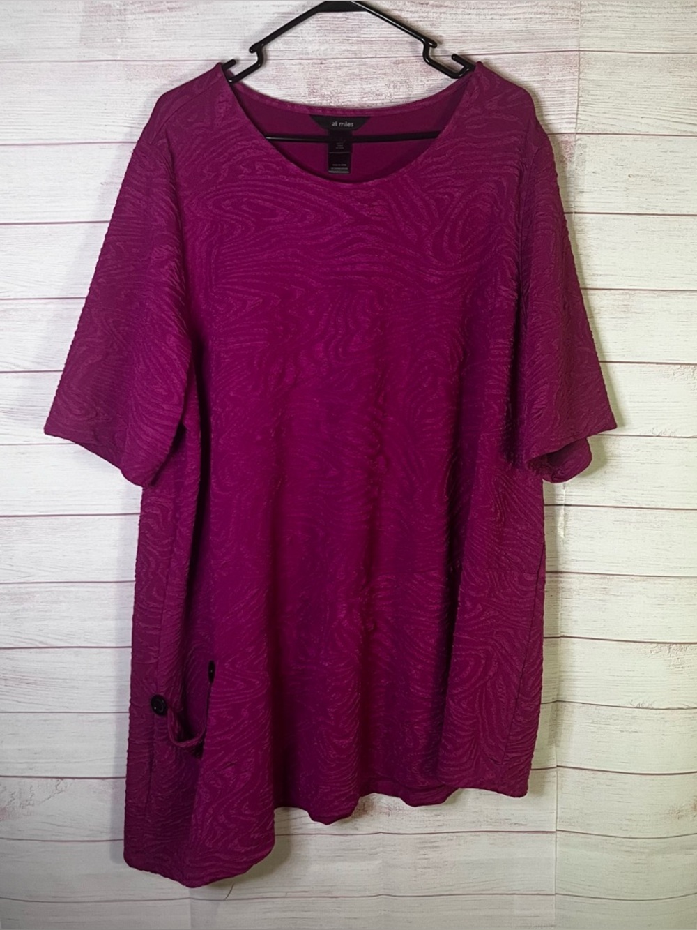 Ali Miles Textured Short Sleeve
Asymmetrical Hem Side Pocket Tunic Top 3X